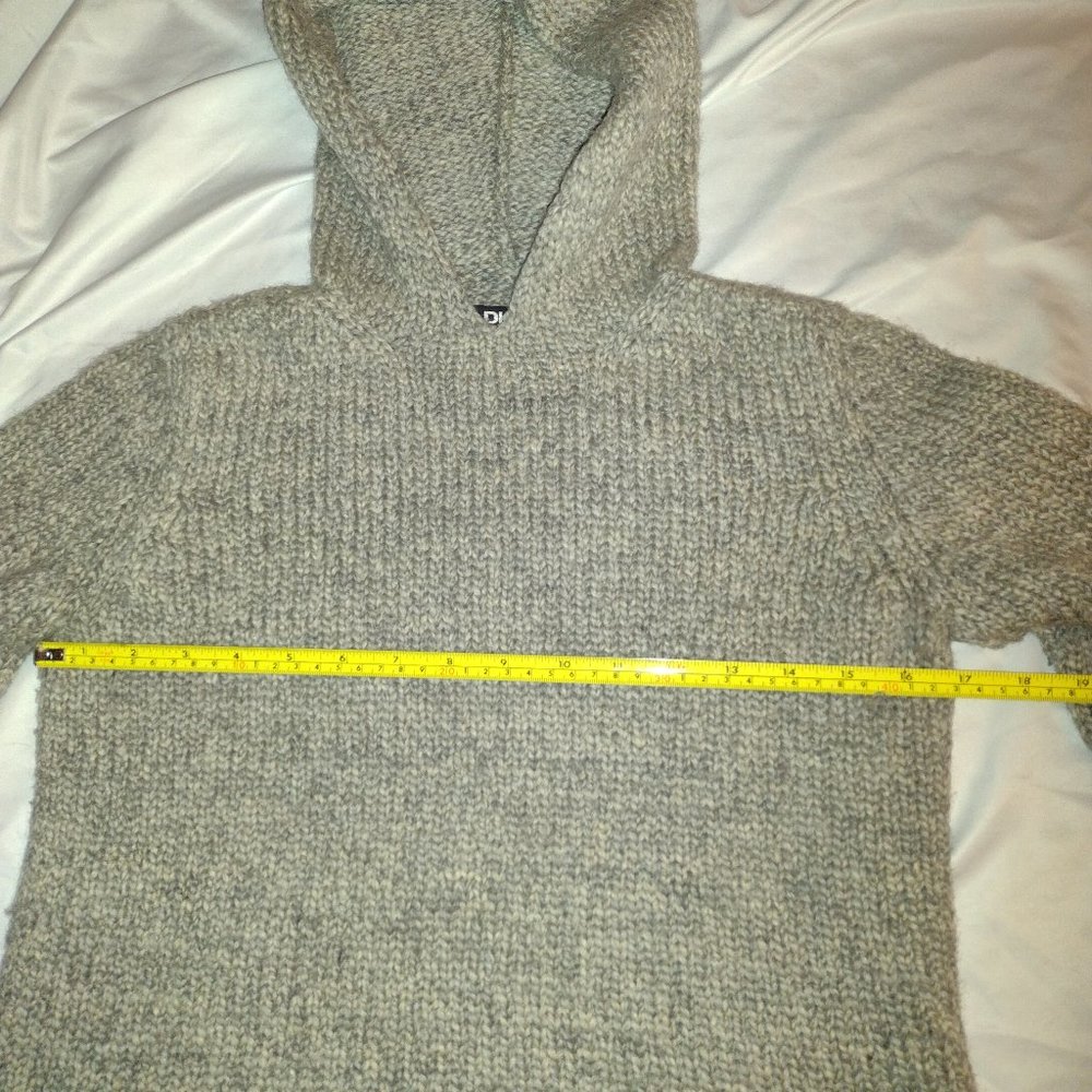 DKNY sweater - Picture 4 of 13